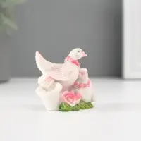 Фигурка полистоун &laquo;Голуби на книге в розовом венке&raquo;, 4&times;6 см