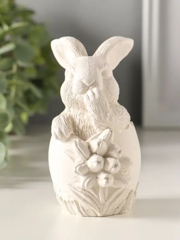 Статуэтка "Заяц пасхальный с букетом" 11х6 см