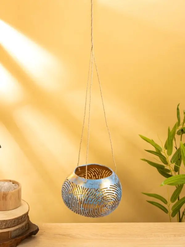 Подсвечник подвесной из кокоса, 16х16х11 см, цв. голубой-золотой Подсвечник подвесной из кокоса, 16х16х11 см, цв. голубой-золотой