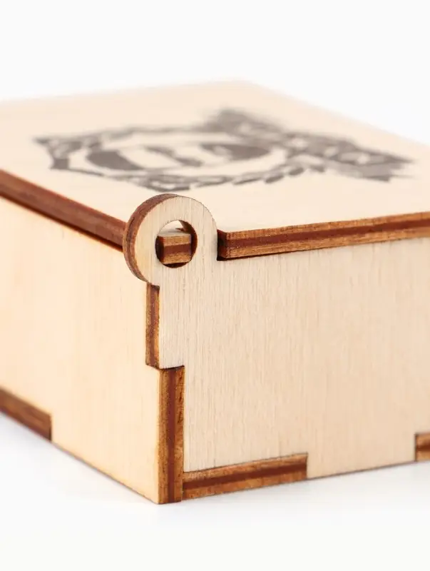 Коробка подарочная деревянная &laquo;Мужик&raquo; 8.5&times;6&times;3.5 см