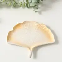 Подставка для мелочей &laquo;Листок&raquo;, 1&times;18&times;11 см, белая с позолотой