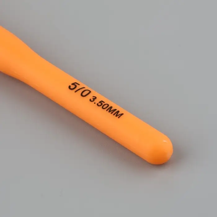 Крючок для вязания, с пластиковой ручкой, d=3.5 мм, 14 см, МИКС Крючок для вязания, с пластиковой ручкой, d=3.5 мм, 14 см, МИКС