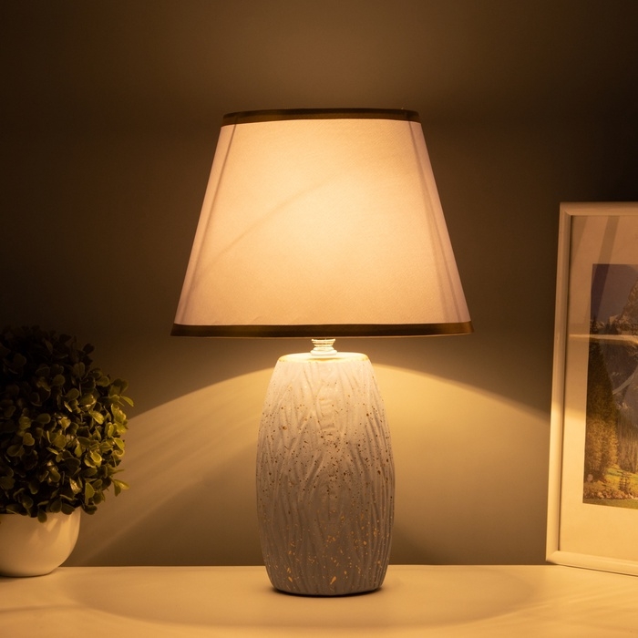 Лампа настольная Лампа настольная "Клойд" 1х40Вт Е27 серый/золото 25х25х40см