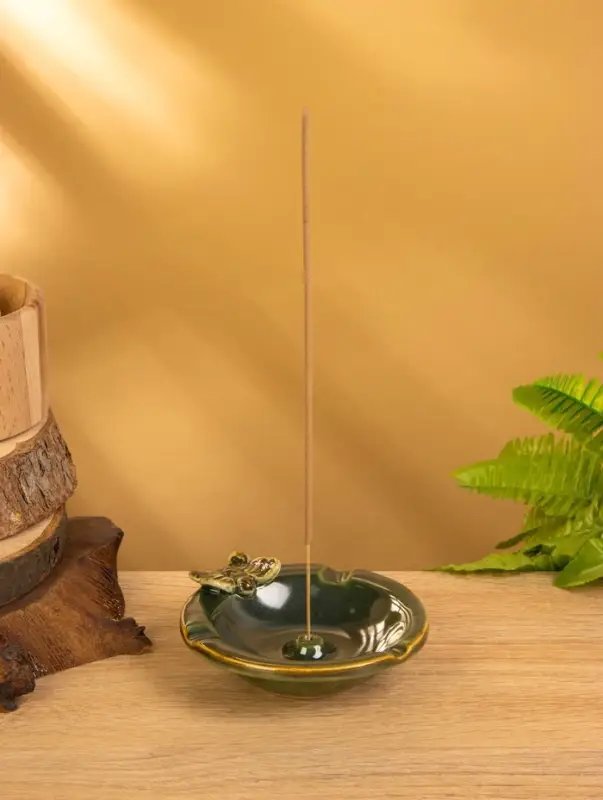 Подставка под благовония  Подставка под благовония "Тарелка с бабочкой" керамика, цв. зелёный, 10х10х3 см