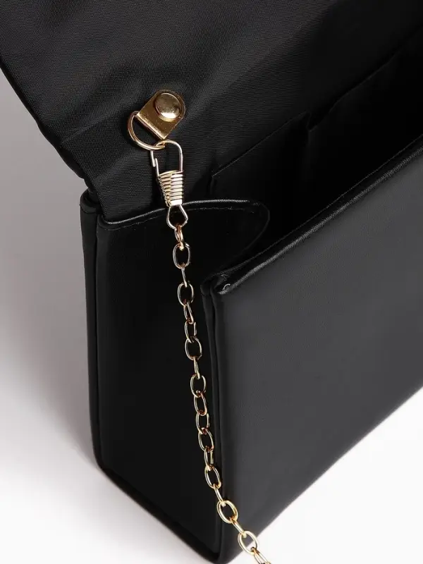 Сумка-клатч женская на магните, на длинной цепочке, со стёжкой, чёрная