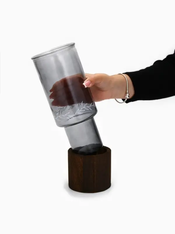 Ваза для цветов с деревянной подставкой из темного стекла, 25.5&times;10 см, 1.25 литра