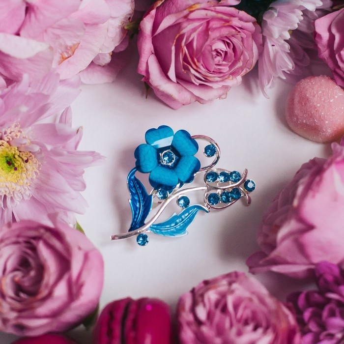 Брошь «Цветение», цвет морской в серебре Брошь «Цветение», цвет морской в серебре