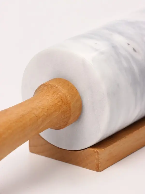 Скалка Magistro, 46&times;6&times;5 см, раб. часть 24.8 см, мрамор, ручки из бука, белая