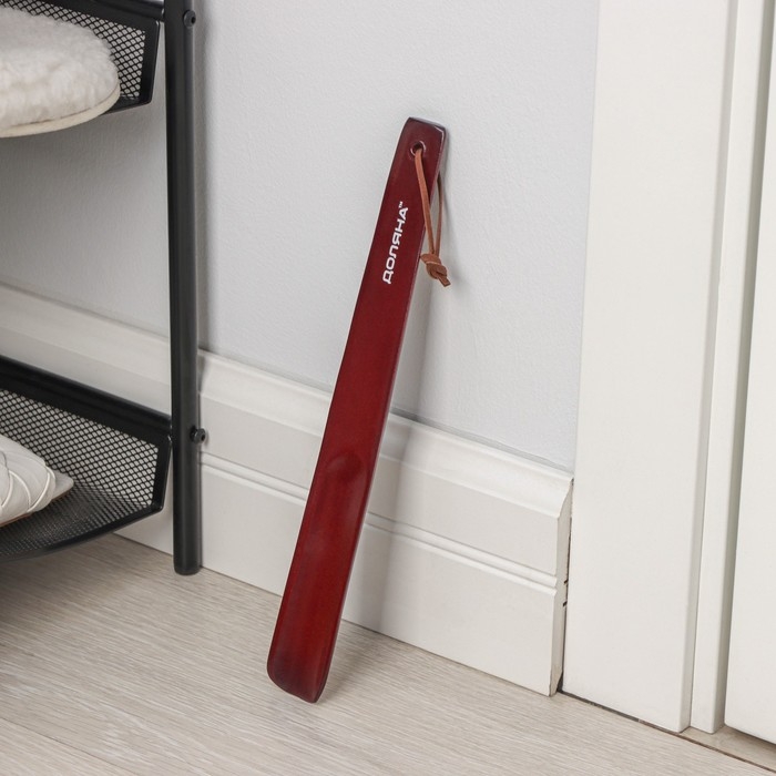 Ложка для обуви Доляна, с петелькой, деревянная, 30×4 см, коричневая Ложка для обуви Доляна, с петелькой, деревянная, 30×4 см, коричневая