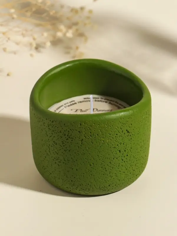 Свеча в вулканическом подсвечнике "Изгиб" зелёная 8,3х8,5х7 см