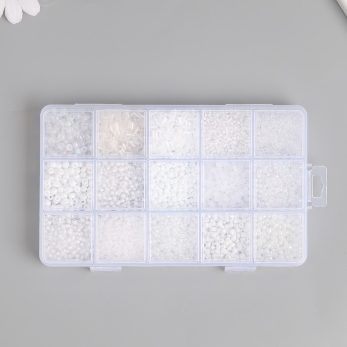 Бисер стекло 6/0, 8/0, 12/0 в шкатулке  Бисер стекло 6/0, 8/0, 12/0 в шкатулке "Белый" стеклярус 15,5х9,5х1,6 см