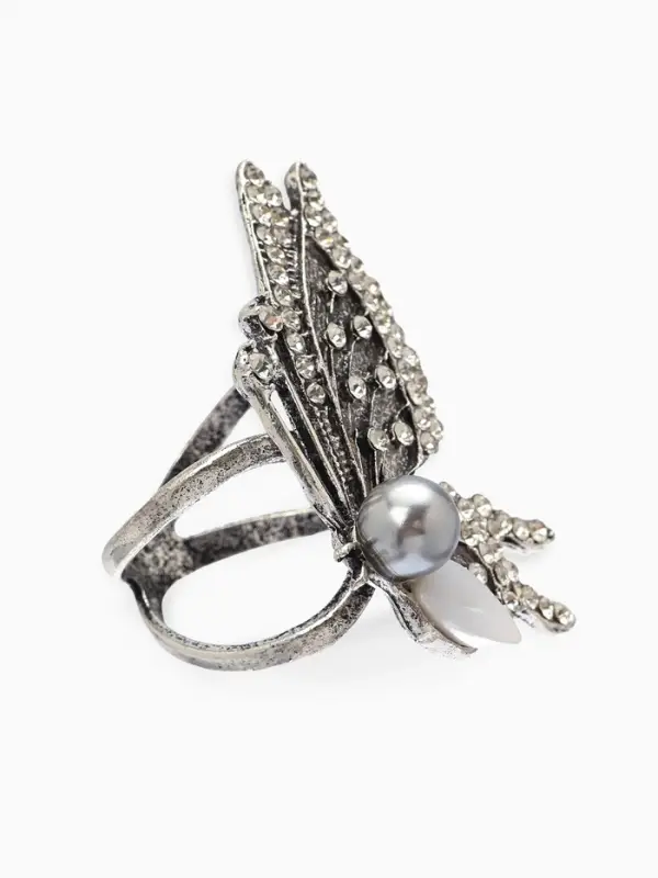 Кольцо для платка Кольцо для платка "Бабочка профиль", цвет белый в чернёном серебре