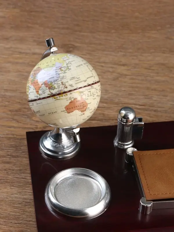 Набор настольный, органайзер 7 в 1, часы, лок для бумаги, визитница, глобус, подставка для печати, карандашница, 40&times;20&times;17, МИКС