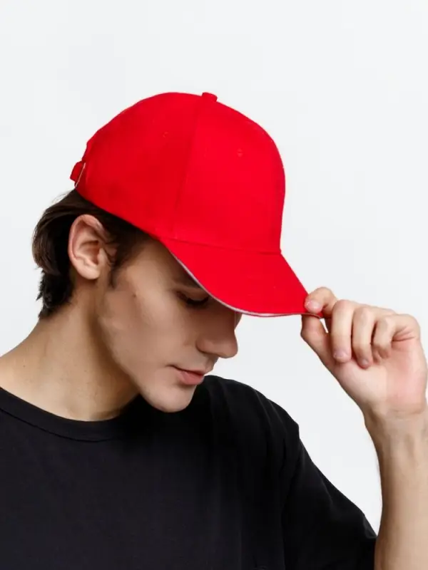 Бейсболка Buffalo, красная с белым Бейсболка Buffalo, красная с белым