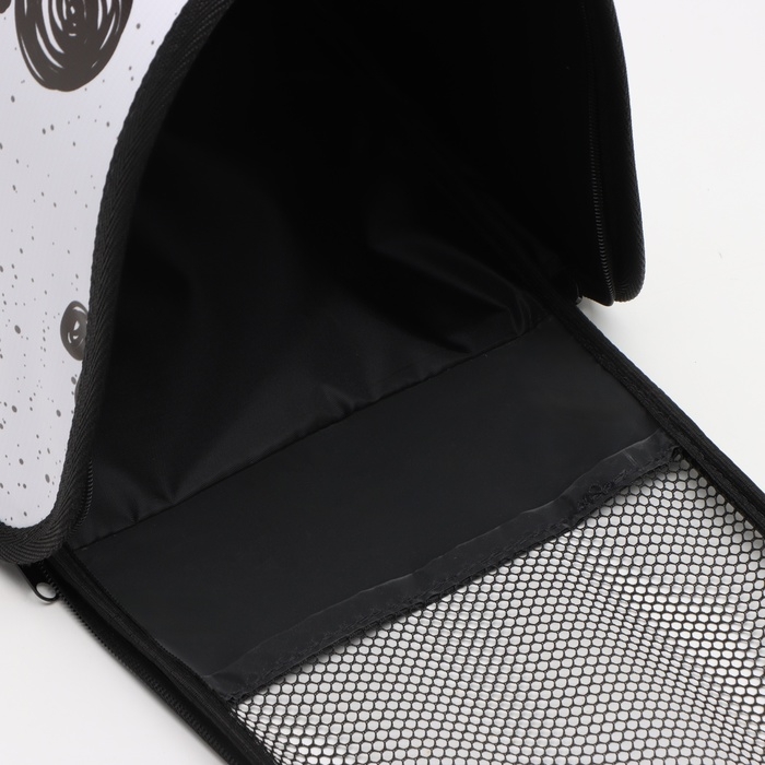 Сумка - переноска для животных каркасная, 40 х 25 х 25 см, белая с лапками Сумка - переноска для животных каркасная, 40 х 25 х 25 см, белая с лапками