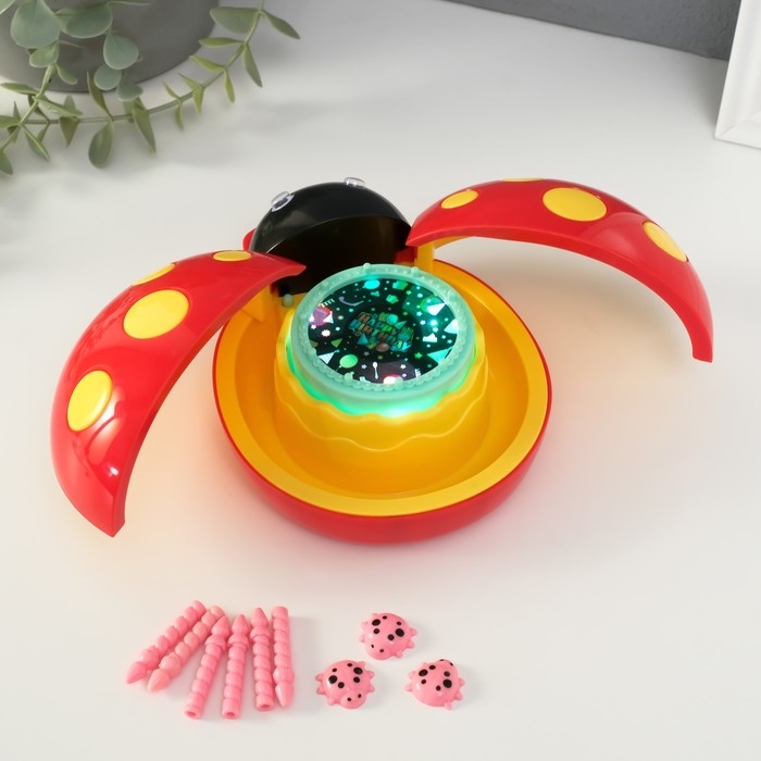 Шкатулка музыкальная механическая Шкатулка музыкальная механическая "Божья коровка" красная 12х15х8,5 см