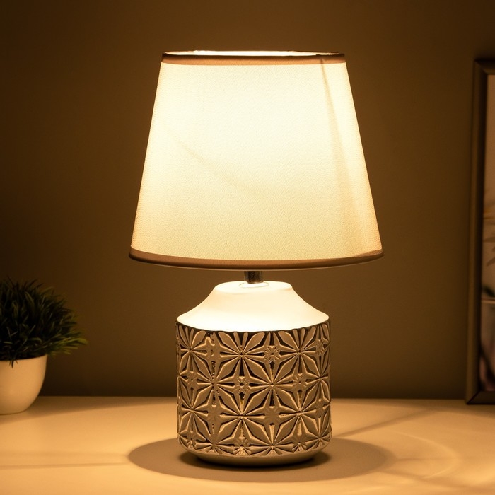 Настольная лампа Настольная лампа "Анрия" Е14 40Вт серебро 20х20х32 см