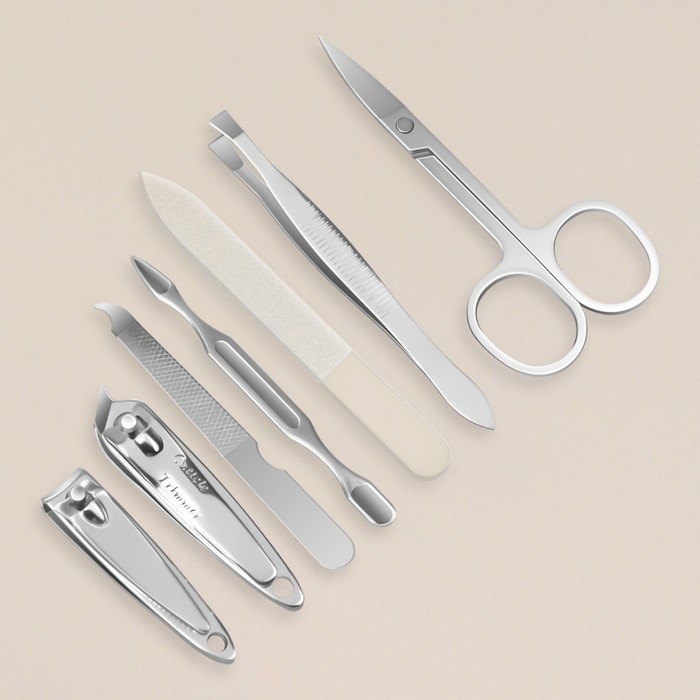 Набор маникюрный, 7 предметов, в футляре, цвет красный Набор маникюрный, 7 предметов, в футляре, цвет красный