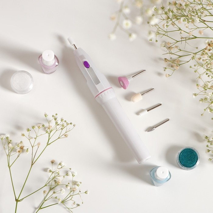 Аппарат для маникюра Luazon LMM-01-05, 5 насадок, 2 Вт, 2хAA (не в комплекте), белый Аппарат для маникюра Luazon LMM-01-05, 5 насадок, 2 Вт, 2хAA (не в комплекте), белый