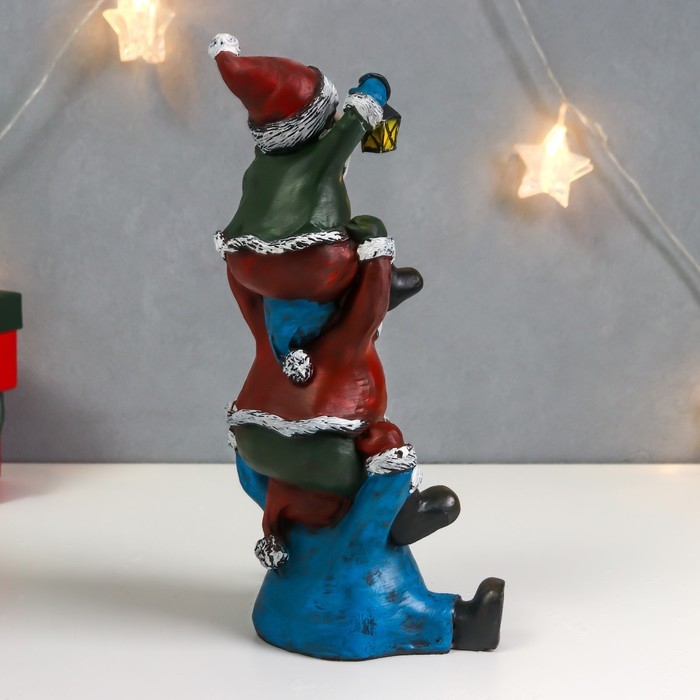 Сувенир полистоун свет Сувенир полистоун свет "Дедушки с фонариками - куча мала" 29,5х14,5х11,5 см