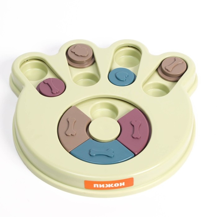 Игрушка интеллектуальная для лакомств  Игрушка интеллектуальная для лакомств "Лапа", 14 х 13,5 х 3 см, зелёная