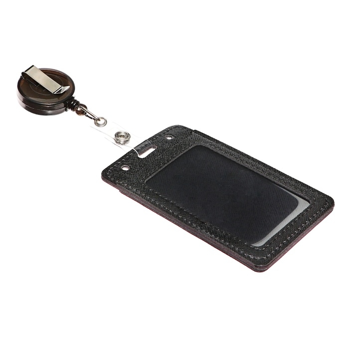 Бейдж-карман вертикальный кожзам, внешний 110x68мм, внутренний 85x54мм, рулетка 60см, чёрный. Бейдж-карман вертикальный кожзам, внешний 110x68мм, внутренний 85x54мм, рулетка 60см, чёрный.