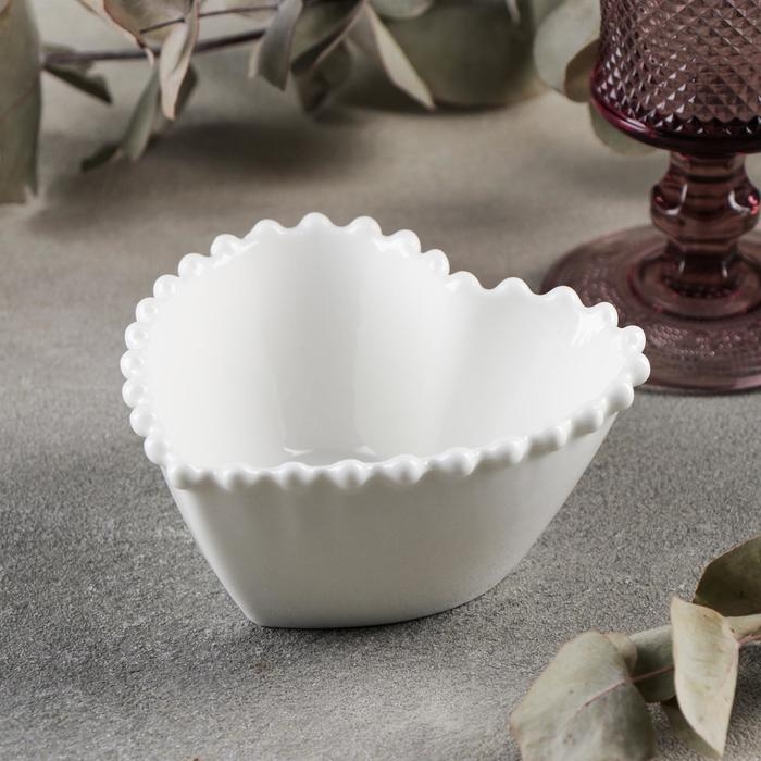 Соусник фарфоровый Magistro «Сердце», 260 мл, d=11,5, цвет белый Соусник фарфоровый Magistro «Сердце», 260 мл, d=11,5, цвет белый