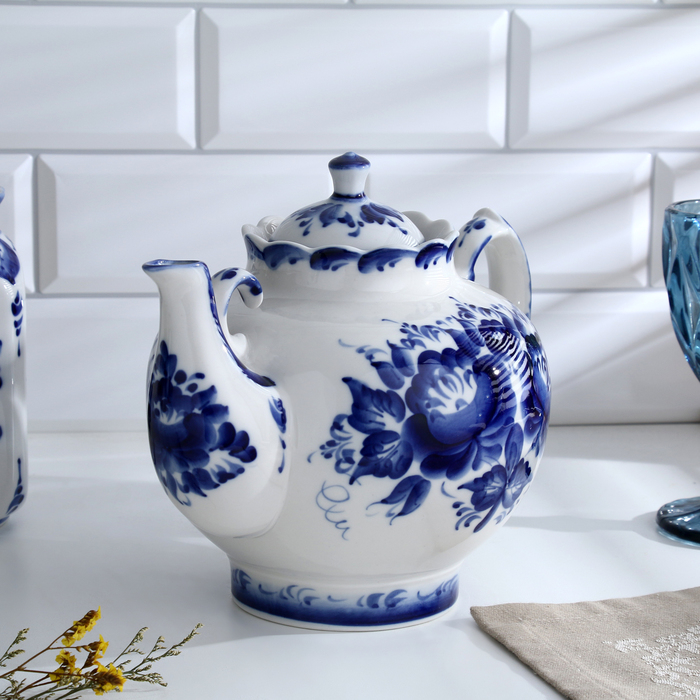 Чайник «Семейный», H=19 см, 2,1 л, гжель Чайник «Семейный», H=19 см, 2,1 л, гжель