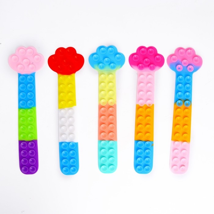 Развивающая игрушка «Лапка» с присосками, МИКС