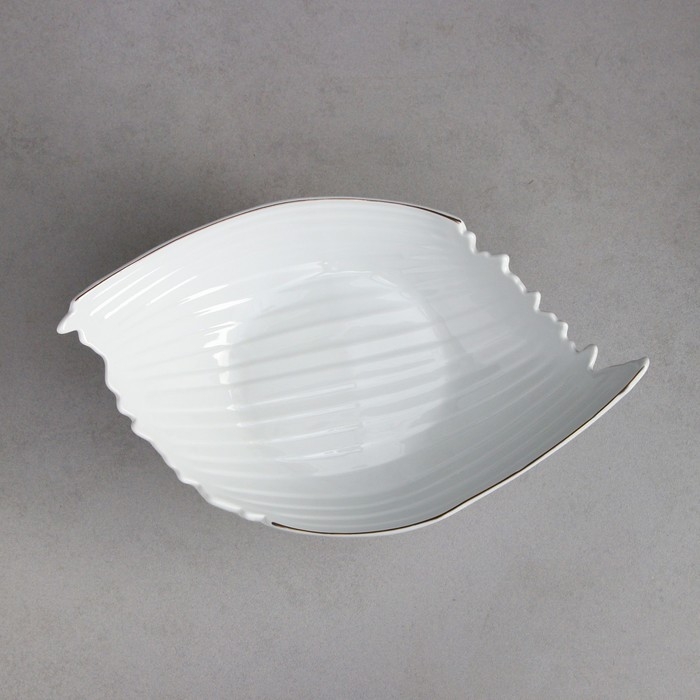 Фруктовница, 1 л, золотая обводка, фарфор, Иран Фруктовница, 1 л, золотая обводка, фарфор, Иран