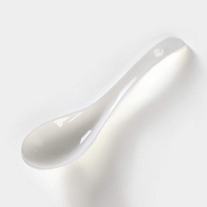 Супница фарфоровая с ложкой на бамбуковой подставке BellaTenero, 450 мл, 15×11,5×7,5 см, цвет белый Супница фарфоровая с ложкой на бамбуковой подставке BellaTenero, 450 мл, 15×11,5×7,5 см, цвет белый