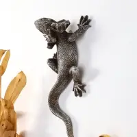 Панно интерьерное полистоун "Плащеносная ящерица" чернённое серебро 21х11,5х4,5 см
