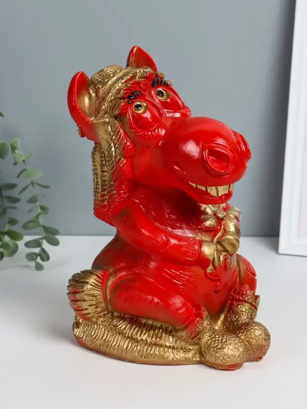 Копилка "Лошадка с ромашкой" 28х17х21 см, красный с золотом