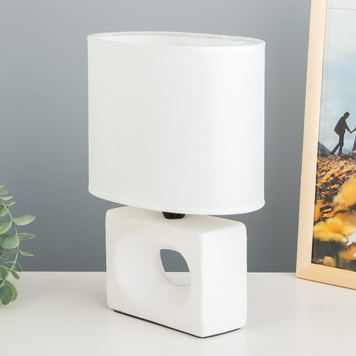 Настольная лампа Настольная лампа "Мишель" Е27 40Вт белый 12,5х20х27 см RISALUX