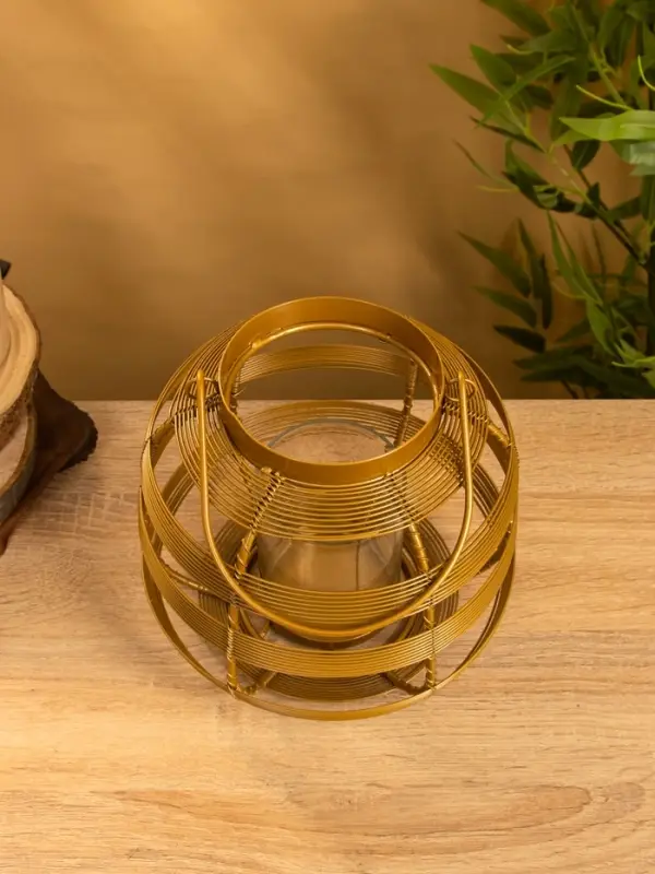 Подсвечник фонарь со стеклянной колбой 19х19х18 см, d 7,5 см, металл, цв. золото