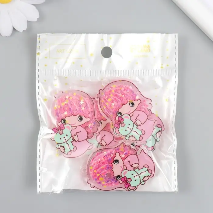 Шейкер для творчества акрил "Малышка с медвежонком" с глиттером 0,5х3,4х5,1 см