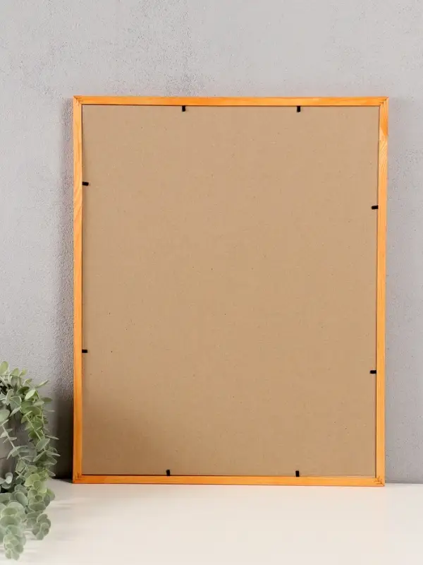 Фоторамка дерево 40х50 см, сосна №1 (пластиковый экран) Фоторамка дерево 40х50 см, сосна №1 (пластиковый экран)