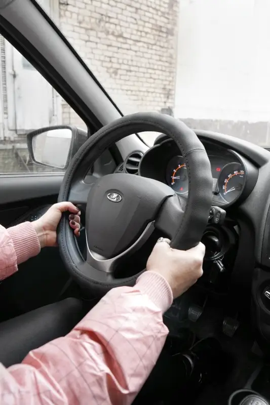 Оплетка на руль (нат. кожа) AVS GL-165L-B (размер L, черный) - Серия "Classic"