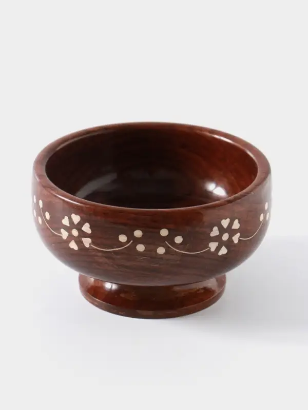 Чаша на ножке &laquo;В самое сердце&raquo;, 13&times;13&times;8 см, дерево шишам