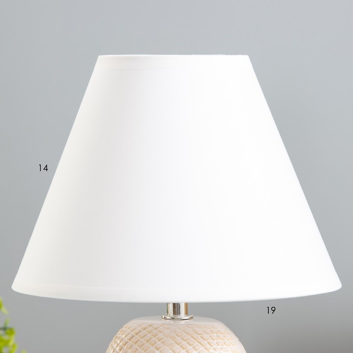 Настольная лампа Настольная лампа "Лоренза" Е14 40Вт белый 20х20х28,5 см RISALUX