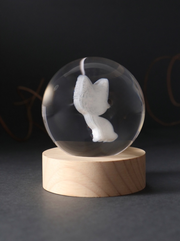 Сувенир стекло подсветка "Шар. Котёнок" d=6 см подставка дерево, USB