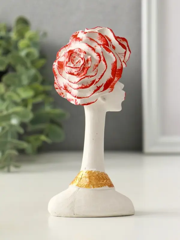 Фигура "Дама" размер 13х5 см, цвет белый с росписью, гипс