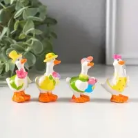 Сувенир полистоун "Гусятки в ярких нарядах" набор 4 шт 2,5х2,5х5,5 см