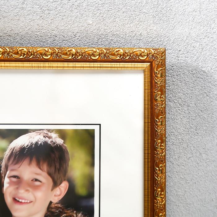 Фоторамка пластик 30х40 см Фоторамка пластик 30х40 см "Валентайн" золотая с золотым рисунком 42,7х32,7 см