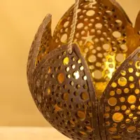 Подсвечник подвесной из кокоса «Бутон», 14×14×10 см, коричнево-золотой