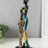 Сувенир полистоун "Африканка в платье с жирафом" бензиновый синий 13х9,5х40 см Сувенир полистоун "Африканка в платье с жирафом" бензиновый синий 13х9,5х40 см