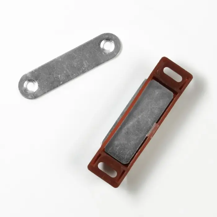 Магнит мебельный M002BR, 60×13, средний, коричневый