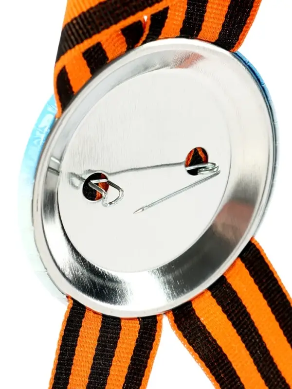 Значок закатной с георгиевской лентой «9 мая» Значок закатной с георгиевской лентой «9 мая»