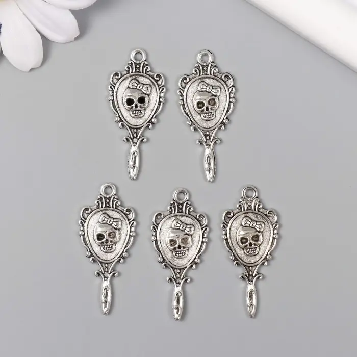 Декор для творчества металл Декор для творчества металл "Ажурное зеркало с черепом" серебро 3,4х1,5 см