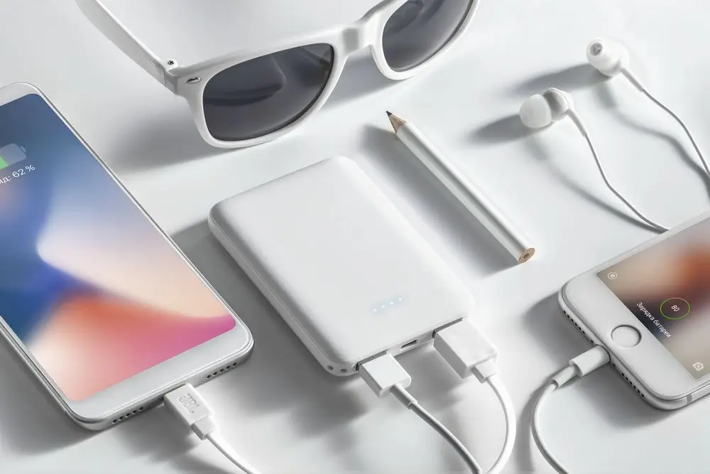 Внешний аккумулятор Uniscend Full Feel Type-C, 5000 мАч, белый Внешний аккумулятор Uniscend Full Feel Type-C, 5000 мАч, белый